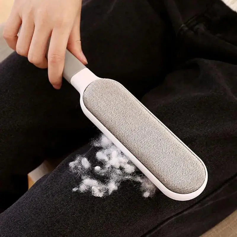 LintLift Pro – Manual Electrostatic Brush for Pet Hair on Carpets & Sofas
